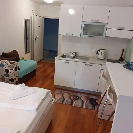 27 Apartmán