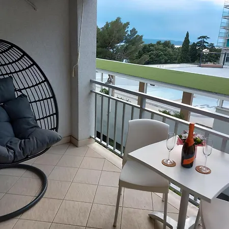 Apartmán 27 *